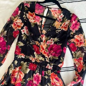 Francesca’s Miami Branded Long Sleeve Floral Black Dress (Medium)